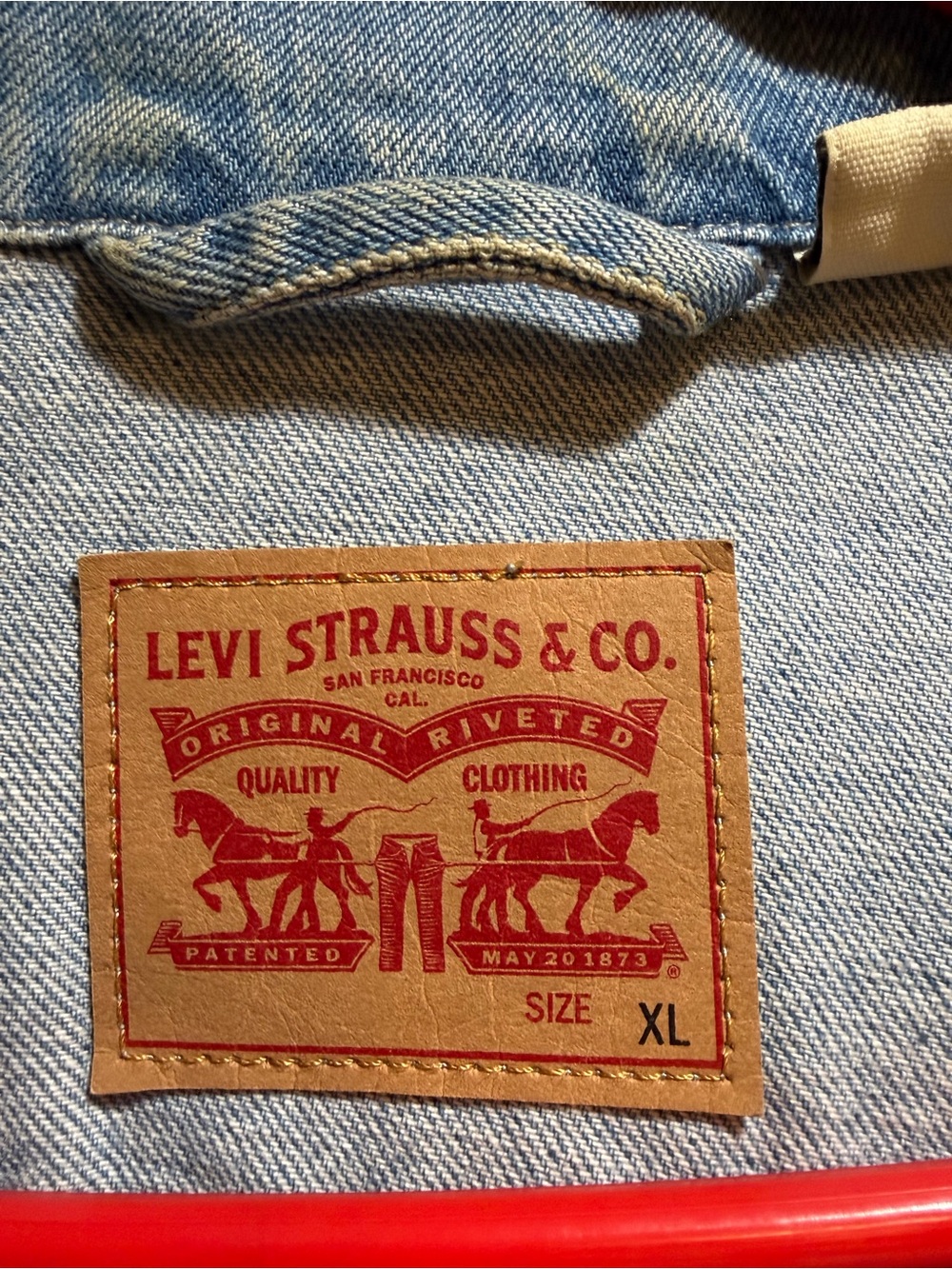 Levi's Women’s Light Blue Denim Jacket - Picture 3 of 4